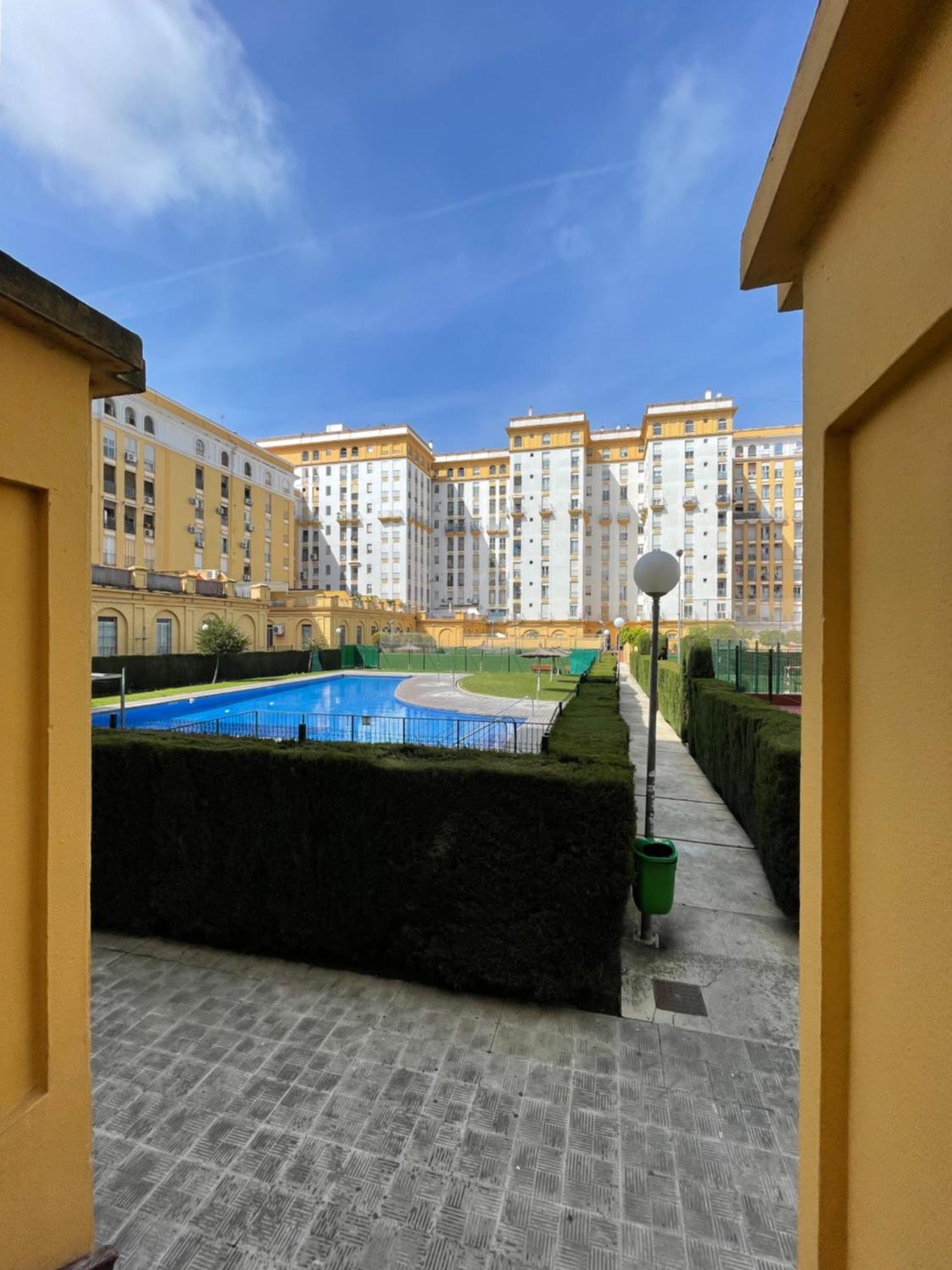 Piso Azores-Fibes Sevilla Exteriör bild
