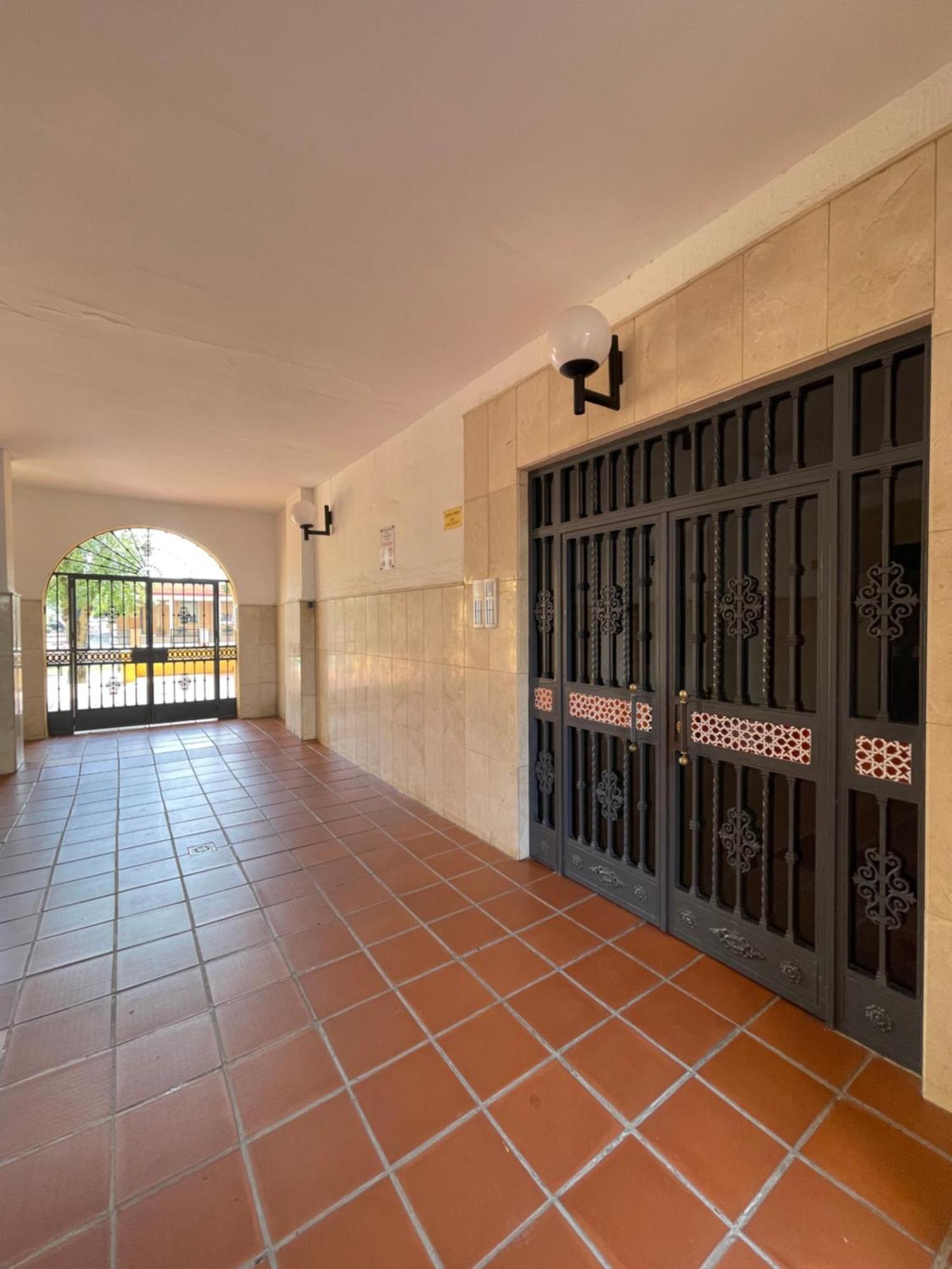 Piso Azores-Fibes Sevilla Exteriör bild