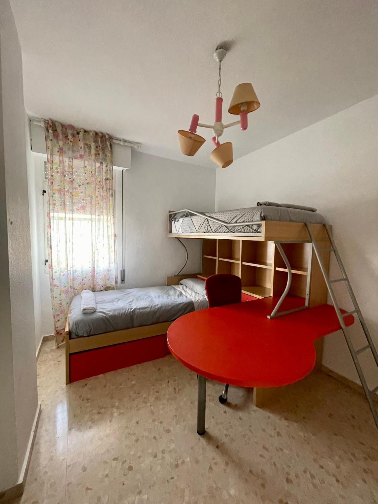 Piso Azores-Fibes Sevilla Exteriör bild