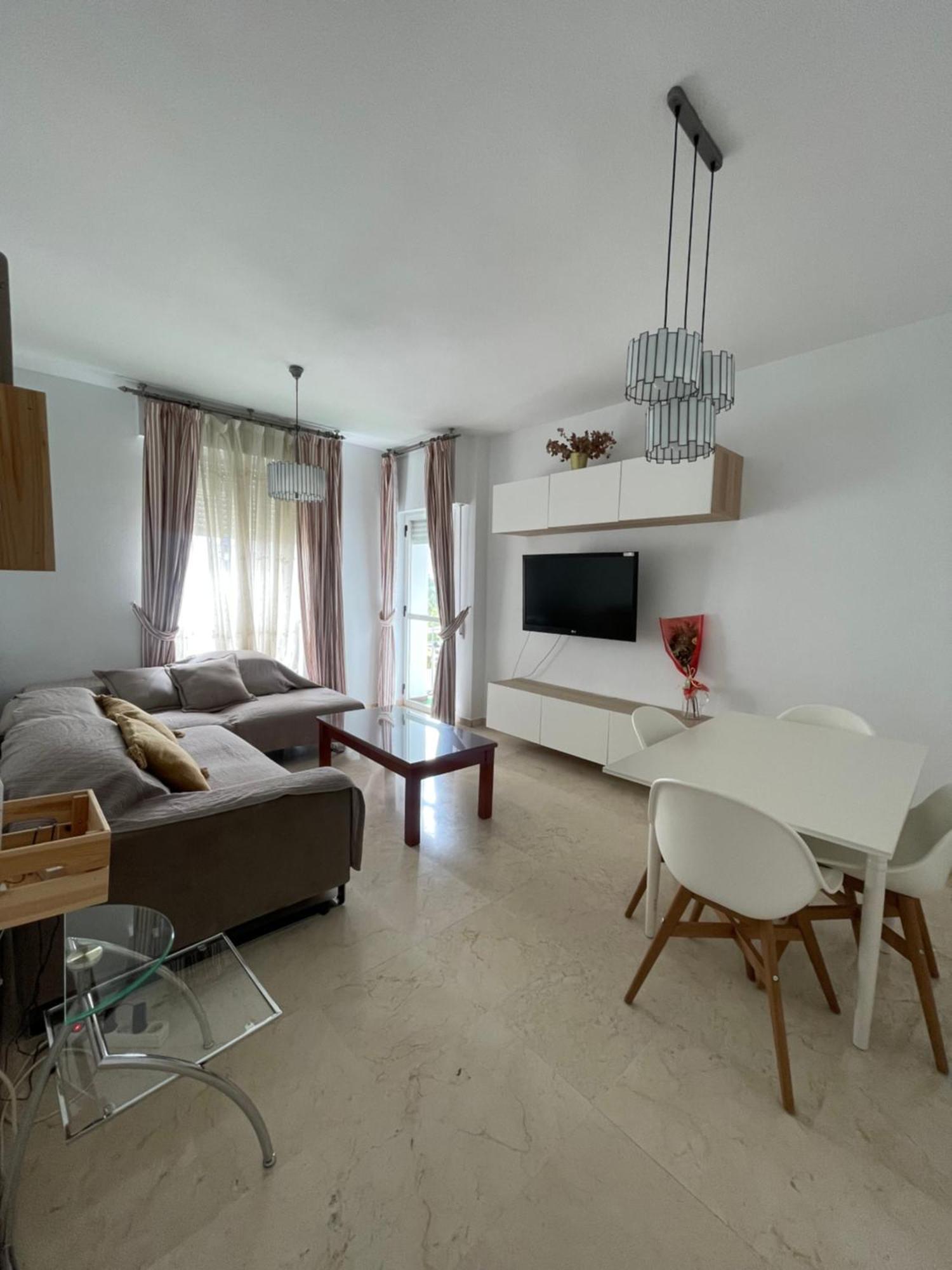 Piso Azores-Fibes Sevilla Exteriör bild