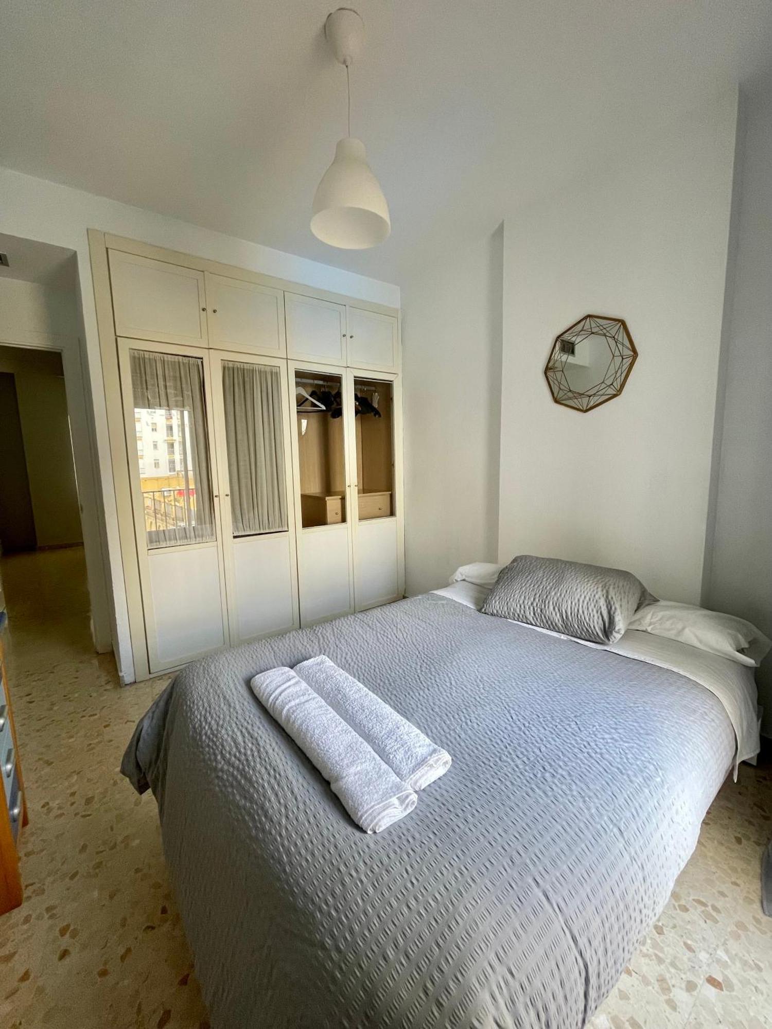 Piso Azores-Fibes Sevilla Exteriör bild